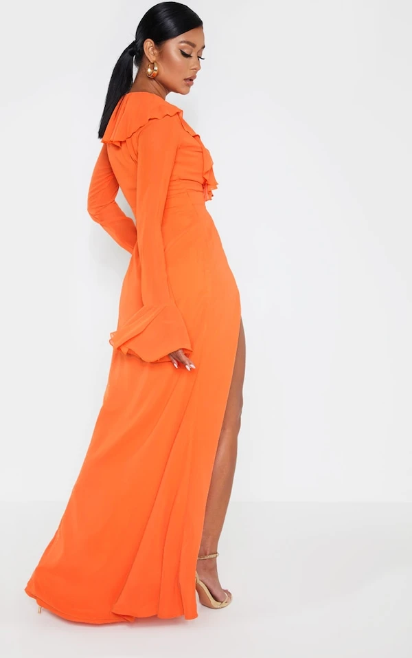 Robe Longue Orange Vif à Décolleté Plongeant Volanté – Image 2