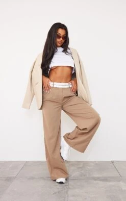 Pantalon Droit Café Au Lait à Revers Sur La Taille