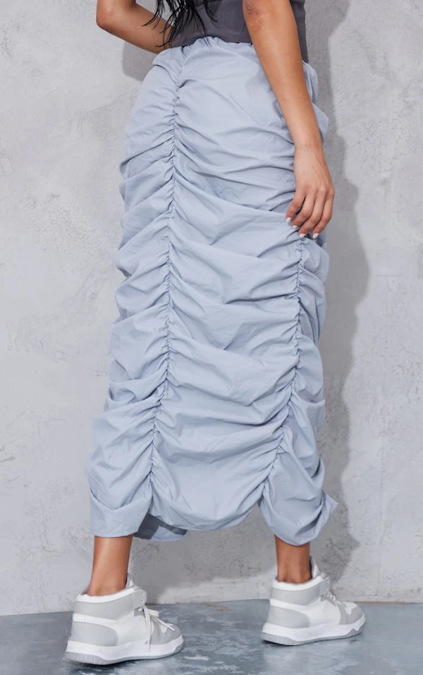 Jupe Mi-longue Froncée En Nylon Gris Clair – Image 3
