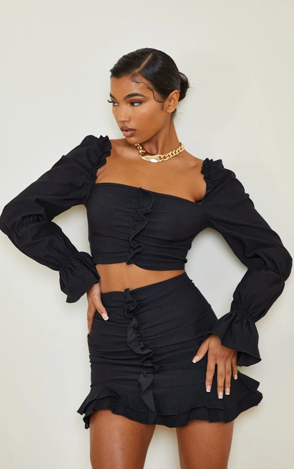 Mini-jupe Froncée Noire En Maille Tissée Stretch à Volants – Image 4