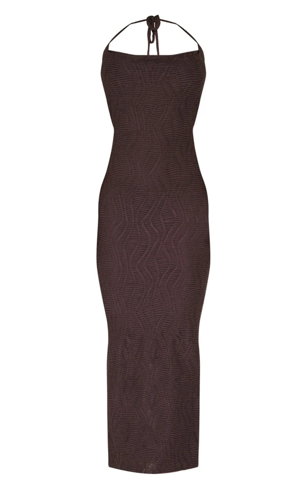 Robe Longue Texturée Marron Chocolat Nouée Au Dos à Col Bénitier Et Derrière Froncé – Image 5