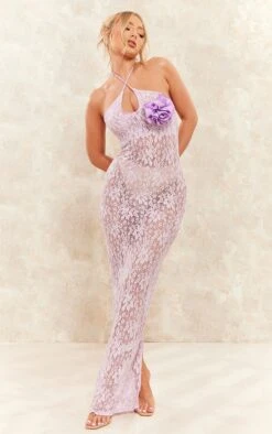 Robe Longue En Dentelle Lilas Fleurie à Dos Nu Découpé