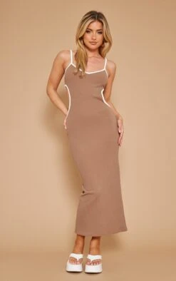 Robe Longue Taupe Côtelée Texturée à Découpes Et Liserés Contrastants